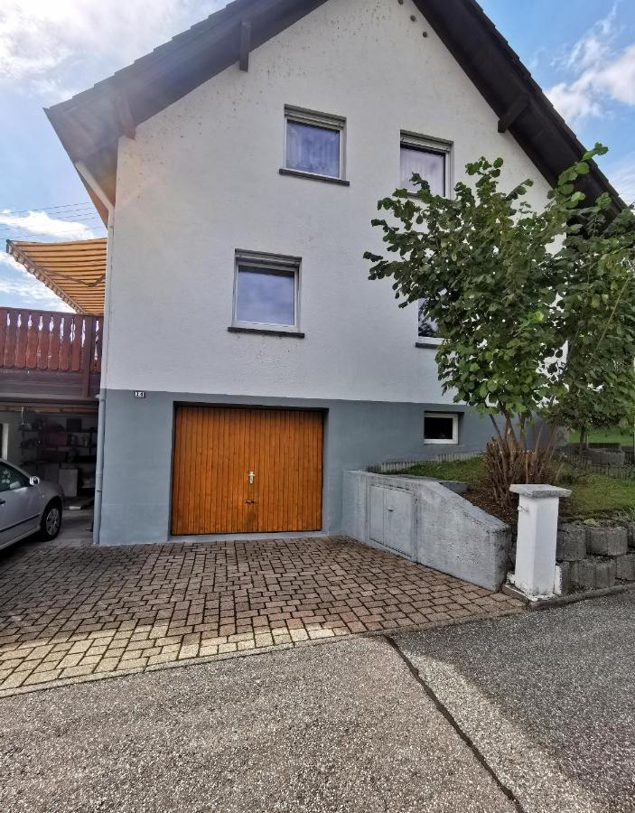 Apartment 3 Zimmer-apartment Mit Terrasse *